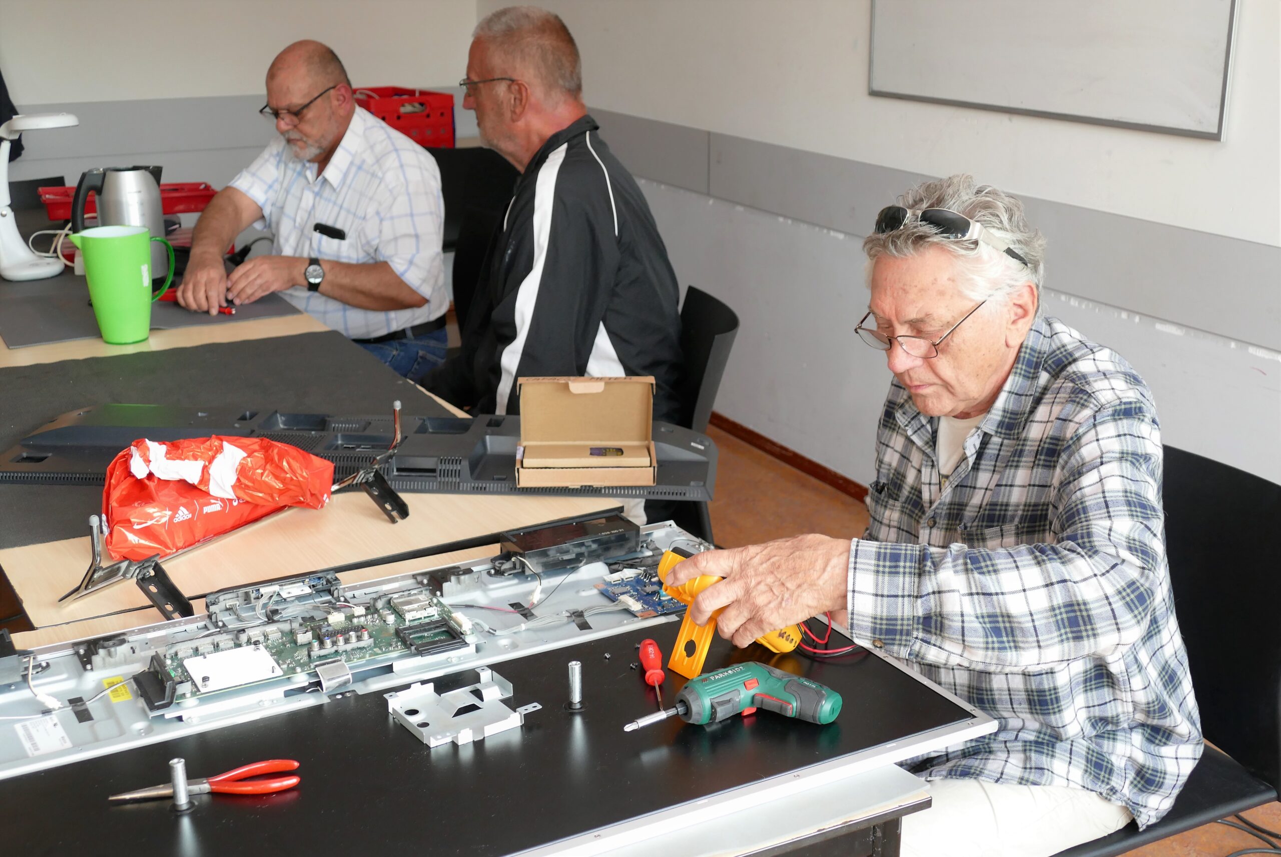 Piet Jonker weidevenner.nl repair cafe (7)